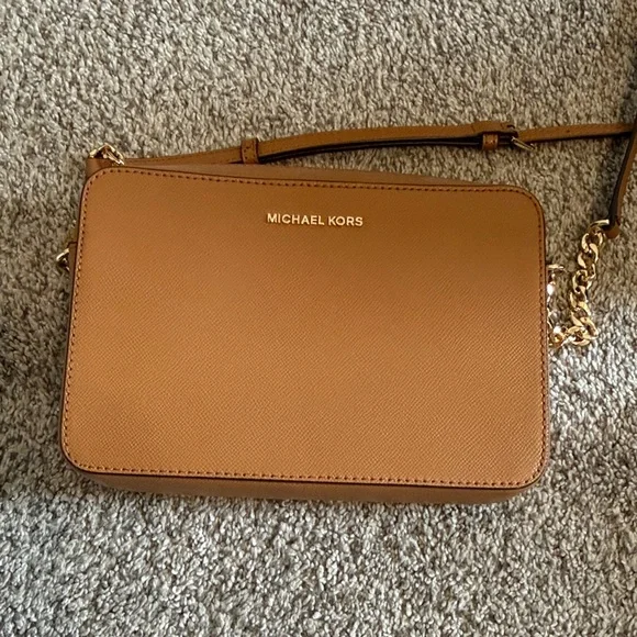Michael Kors Jet Set Crossbody Bag - Picture 1 of 6